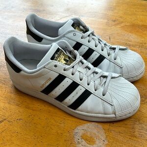 Adidas superstar women’s shoe